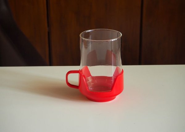 画像1: 東ドイツ　ゾーニャプラスチック　耐熱カップ（赤）