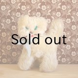 東ドイツ　白いシャー猫