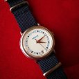 画像2: ソヴィエト　ヴィンテージ手巻き腕時計　ラケタ　ラウンドブルー (2)