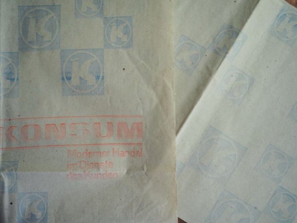 画像1: 東ドイツ　コンズーム　包装紙　デッドストック